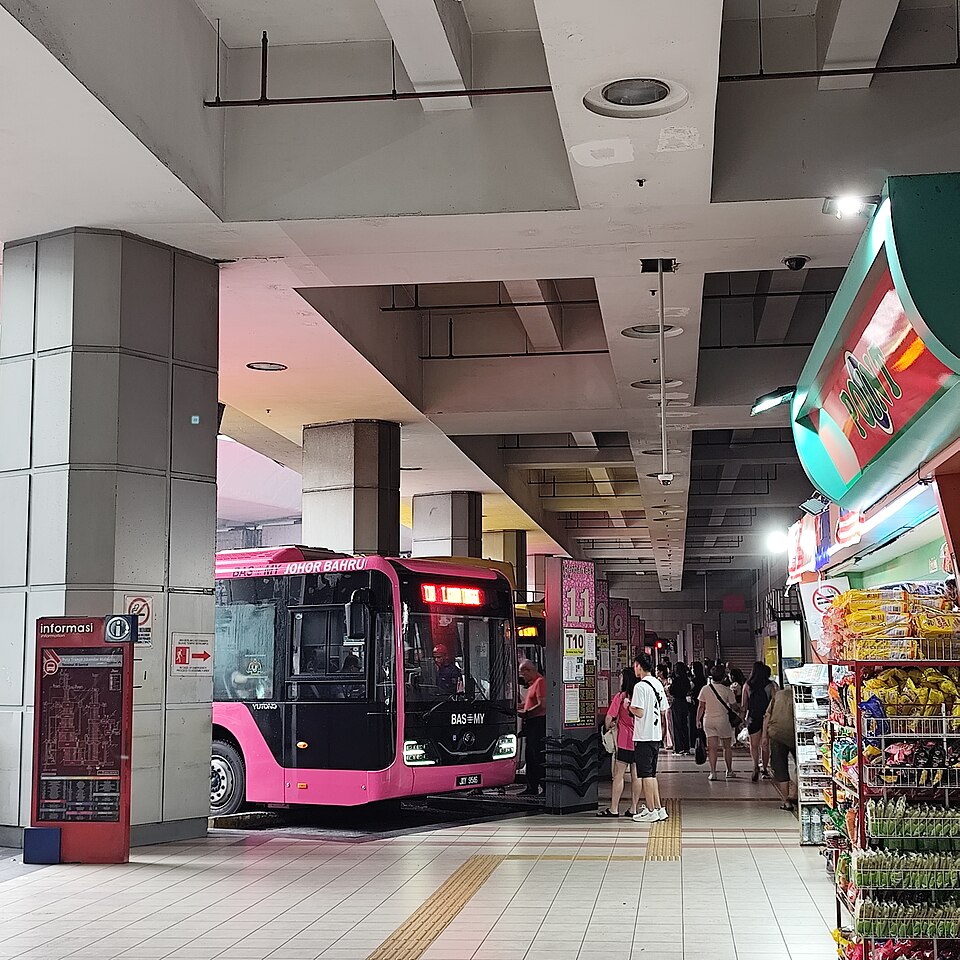 Platform bas di JB Sentral