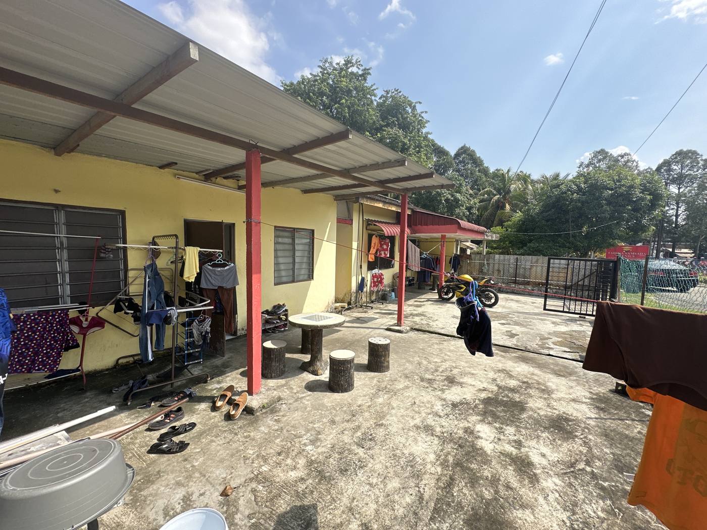 Luaran rumah sewa pekerja House 151, Senai