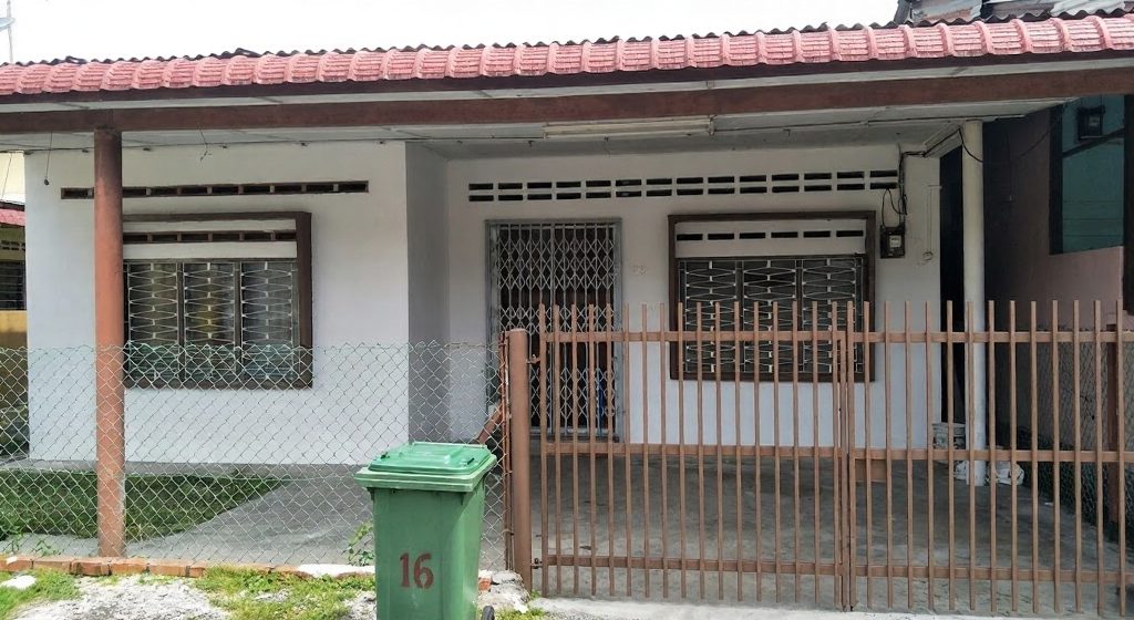 Rumah sewa pekerja di Senai, Johor — House 16 depan