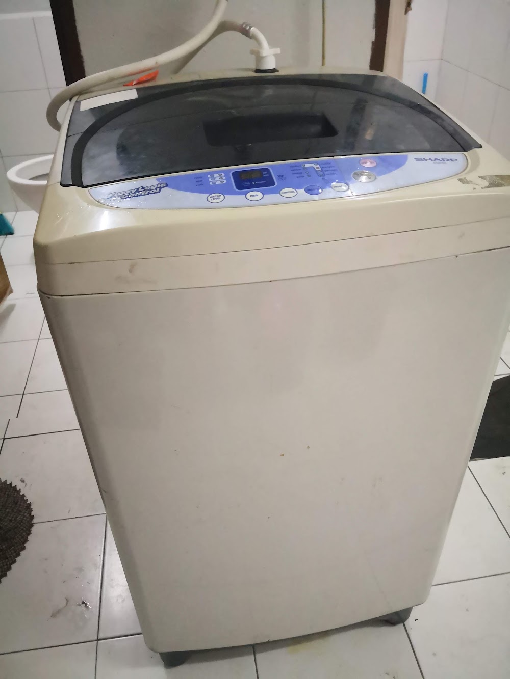 Compact automatic washing machine — House 151, bilik sewa pekerja di Taman Senai Baru, Senai